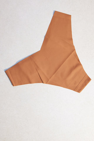 ZOIE SEAMLESS THONG CARAMEL